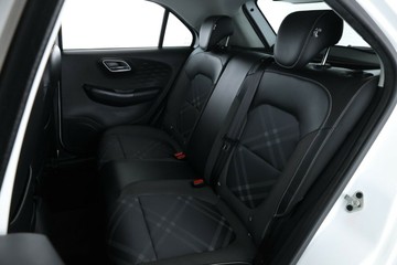 https://vehicle-cdn.autoleague.cloud/30351_61039250_32.jpg