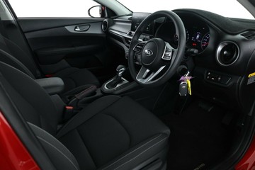 https://vehicle-cdn.autoleague.cloud/30351_61039361_18.jpg