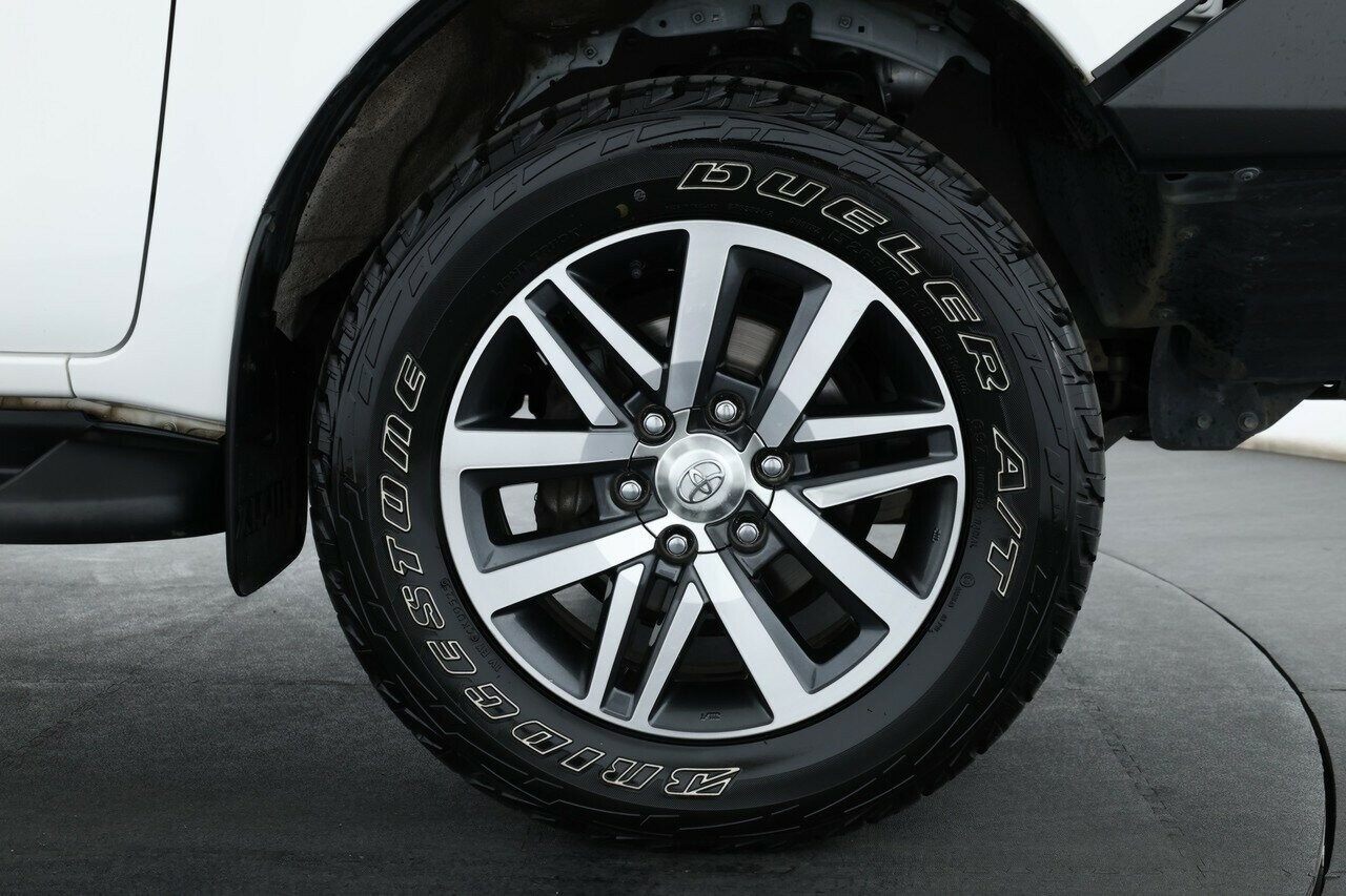 Toyota Hilux image 4