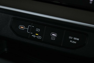 https://vehicle-cdn.autoleague.cloud/30351_61039482_26.jpg