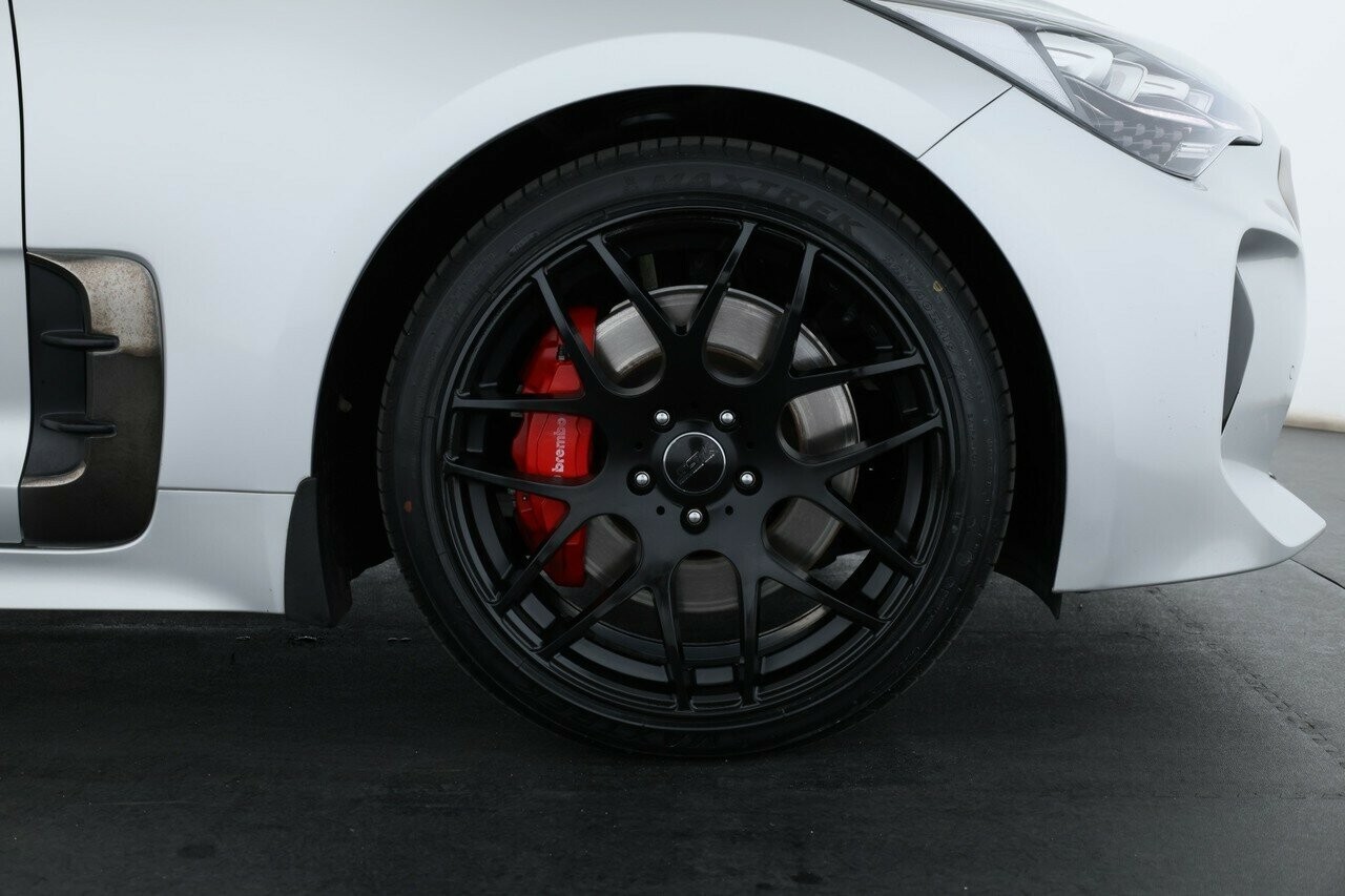 Kia Stinger image 4