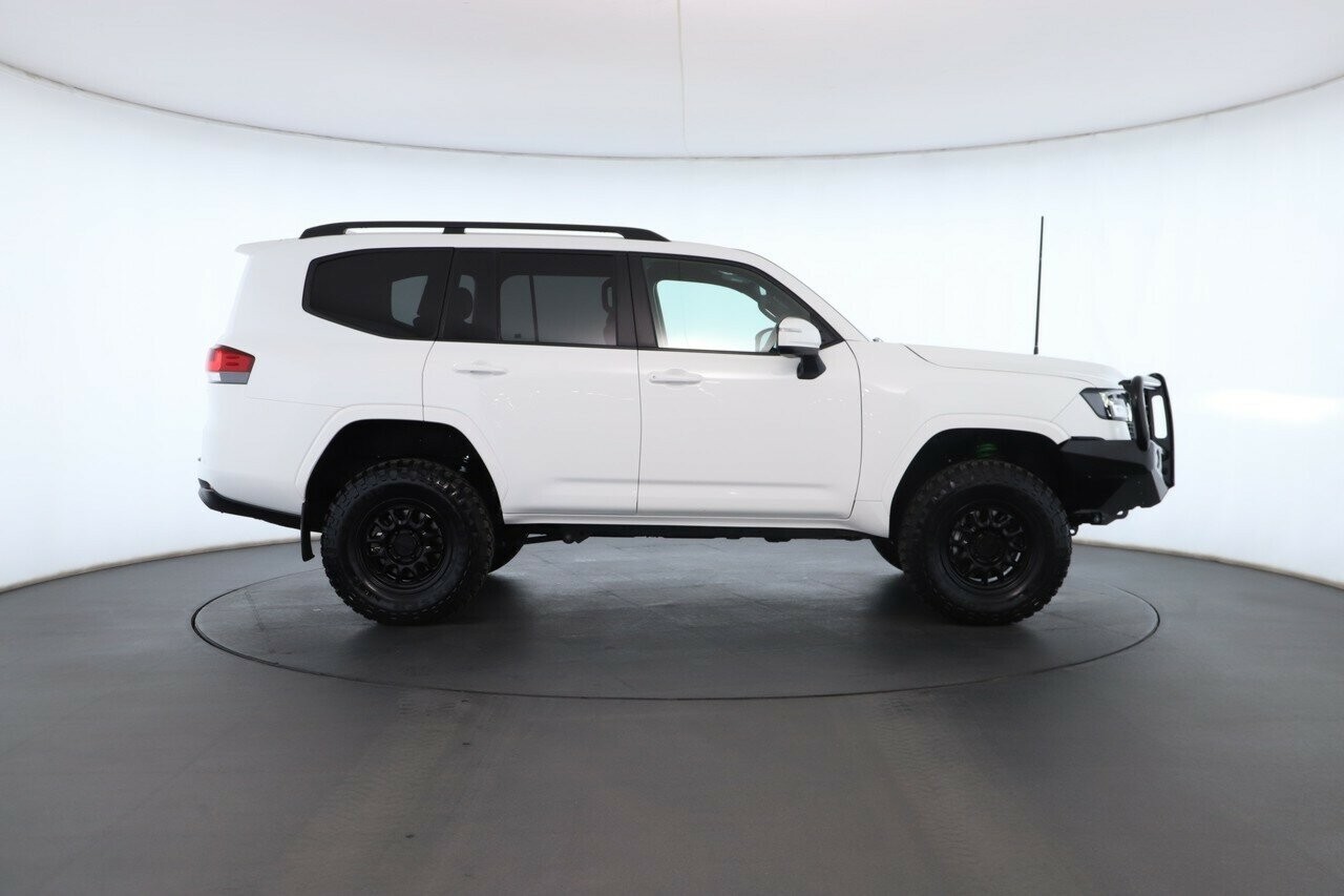 Toyota Landcruiser image 3