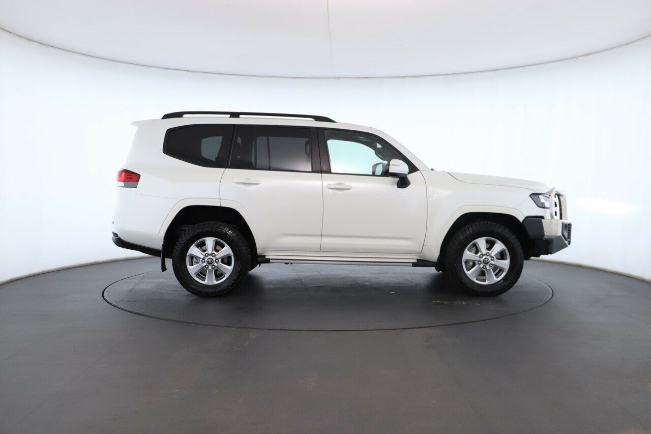 Toyota Landcruiser image 3