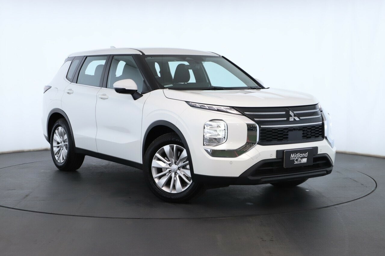 Mitsubishi Outlander image 1
