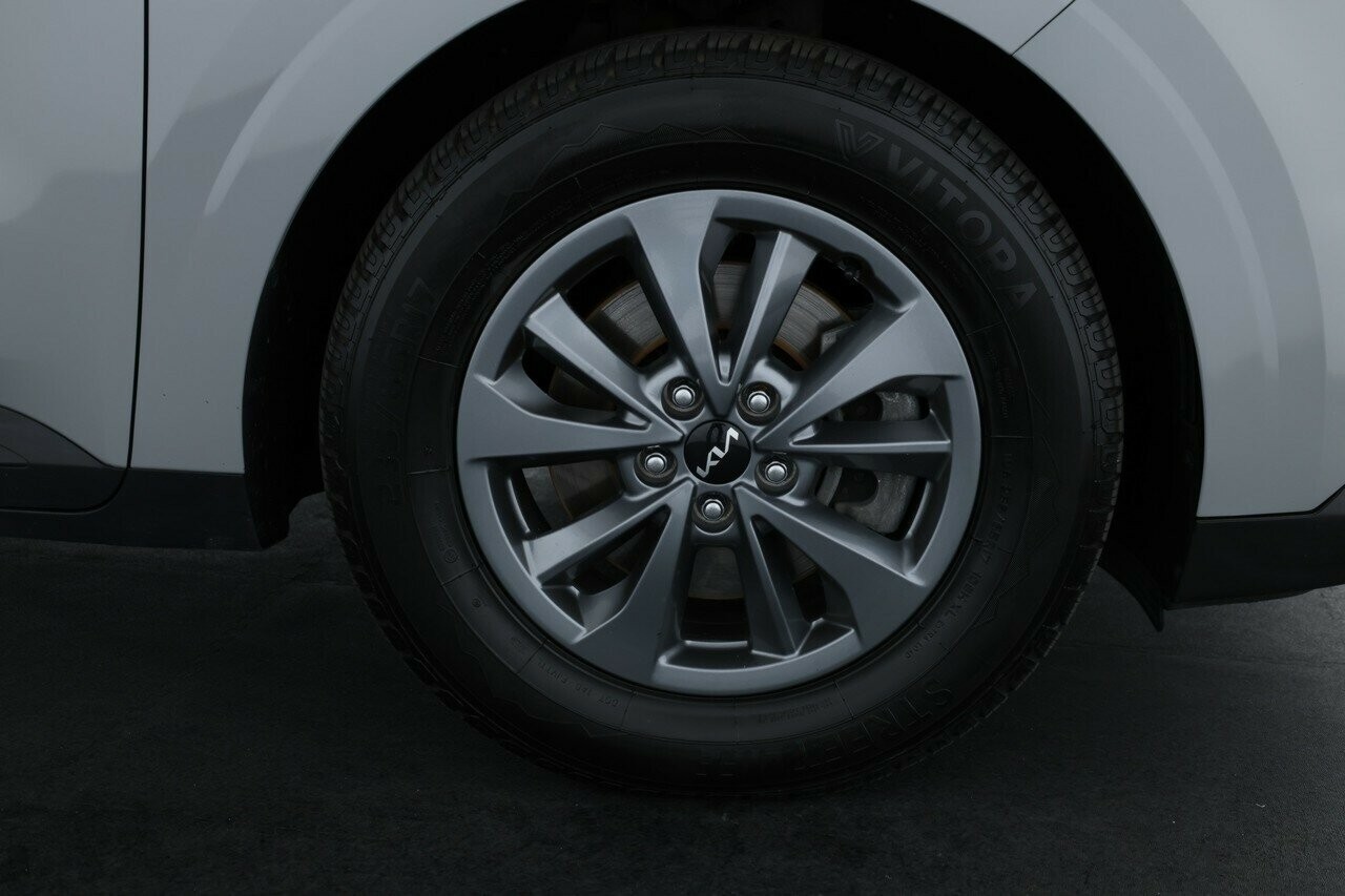 Kia Carnival image 4