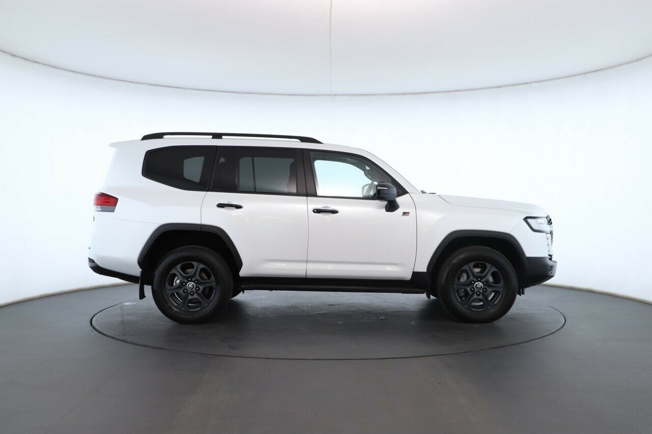 Toyota Landcruiser image 3