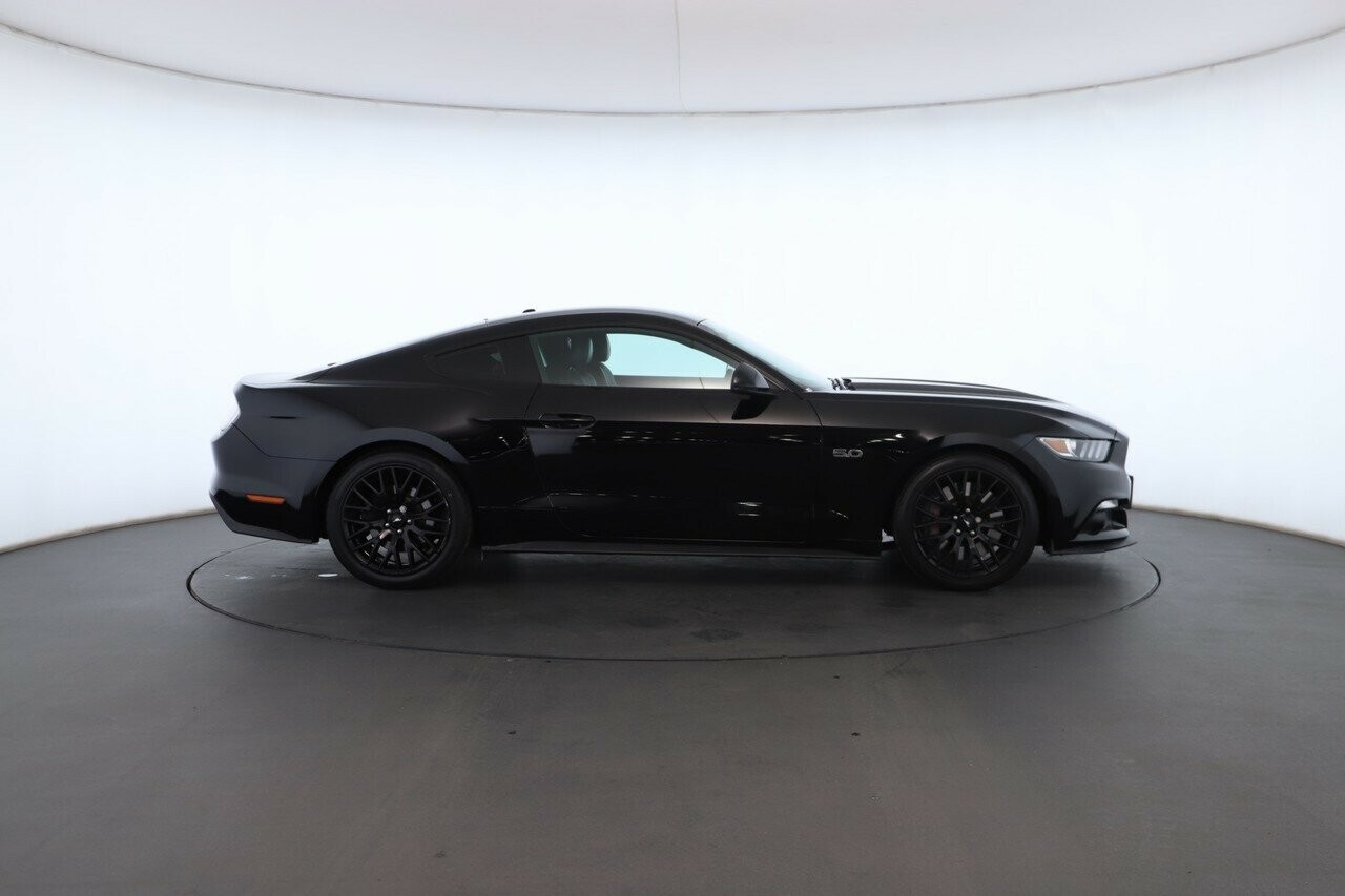 Ford Mustang image 3