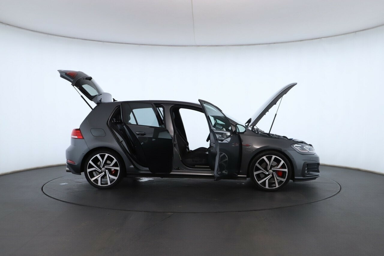 Volkswagen Golf image 2