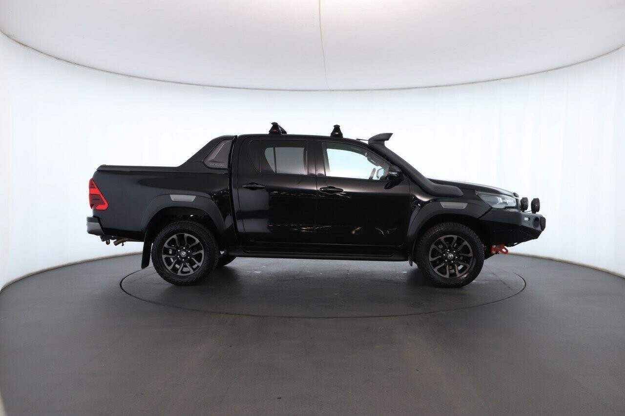 Toyota Hilux image 3