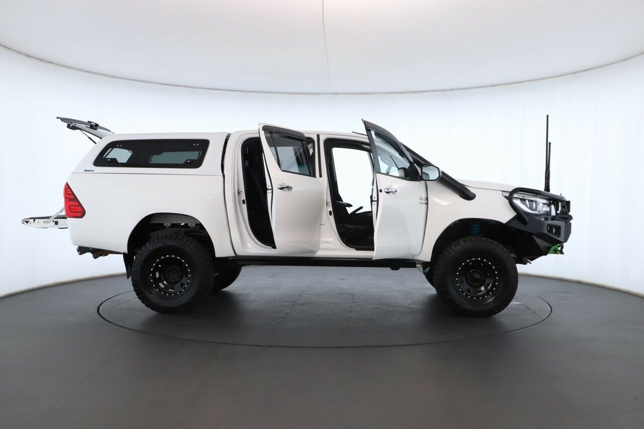 Toyota Hilux image 3