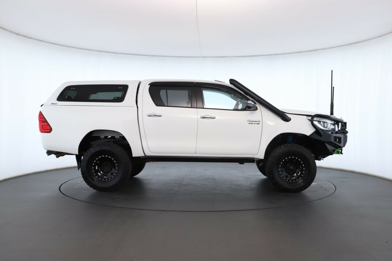 Toyota Hilux image 4