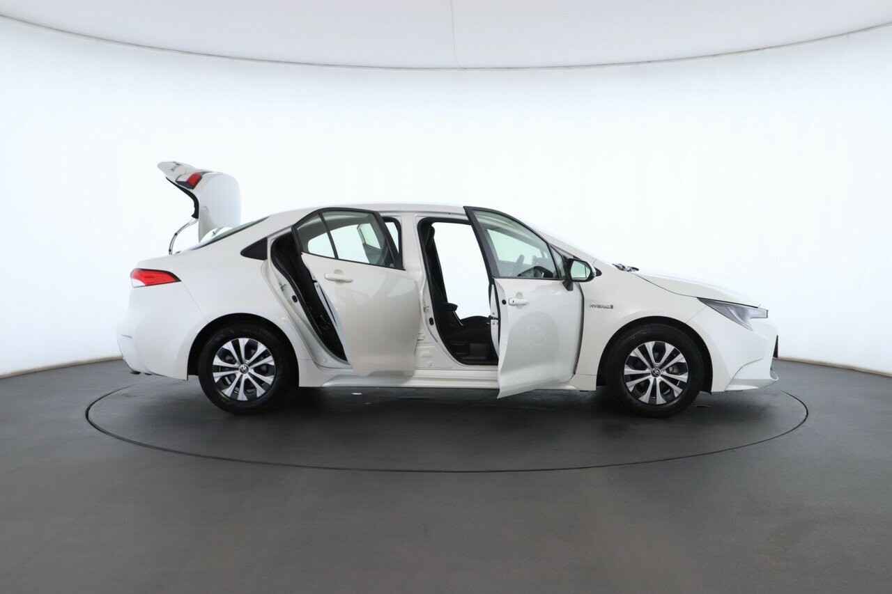 Toyota Corolla image 2