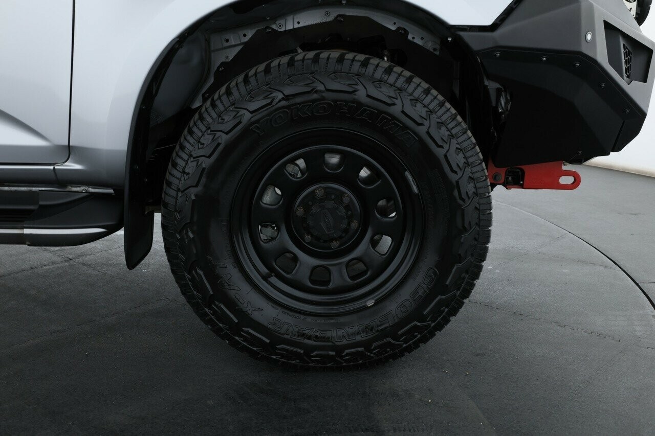 Isuzu Mu-x image 4