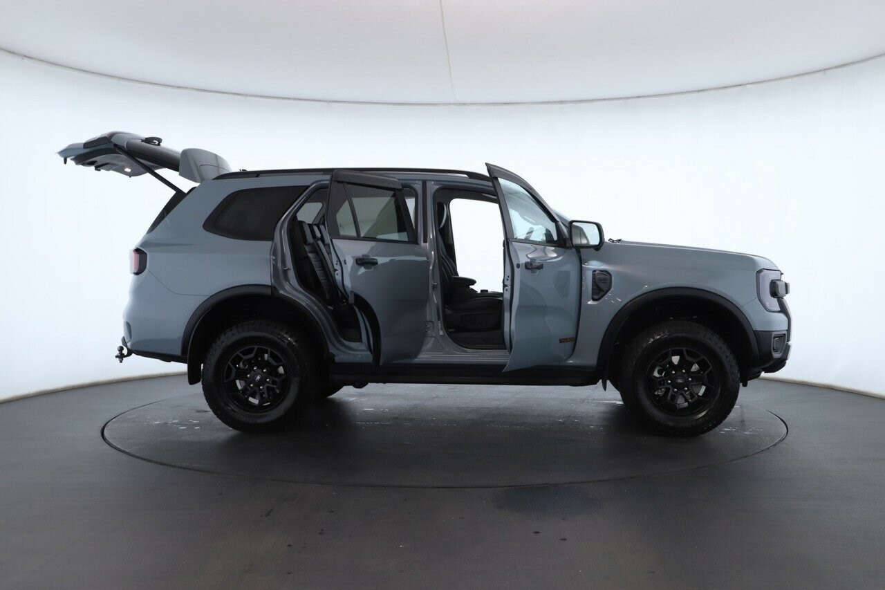 Ford Everest image 2