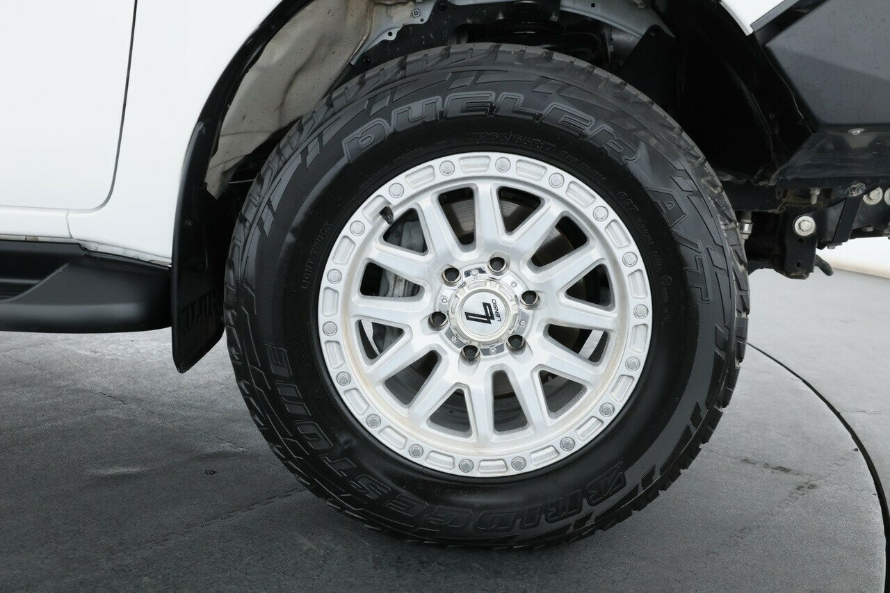 Toyota Hilux image 4