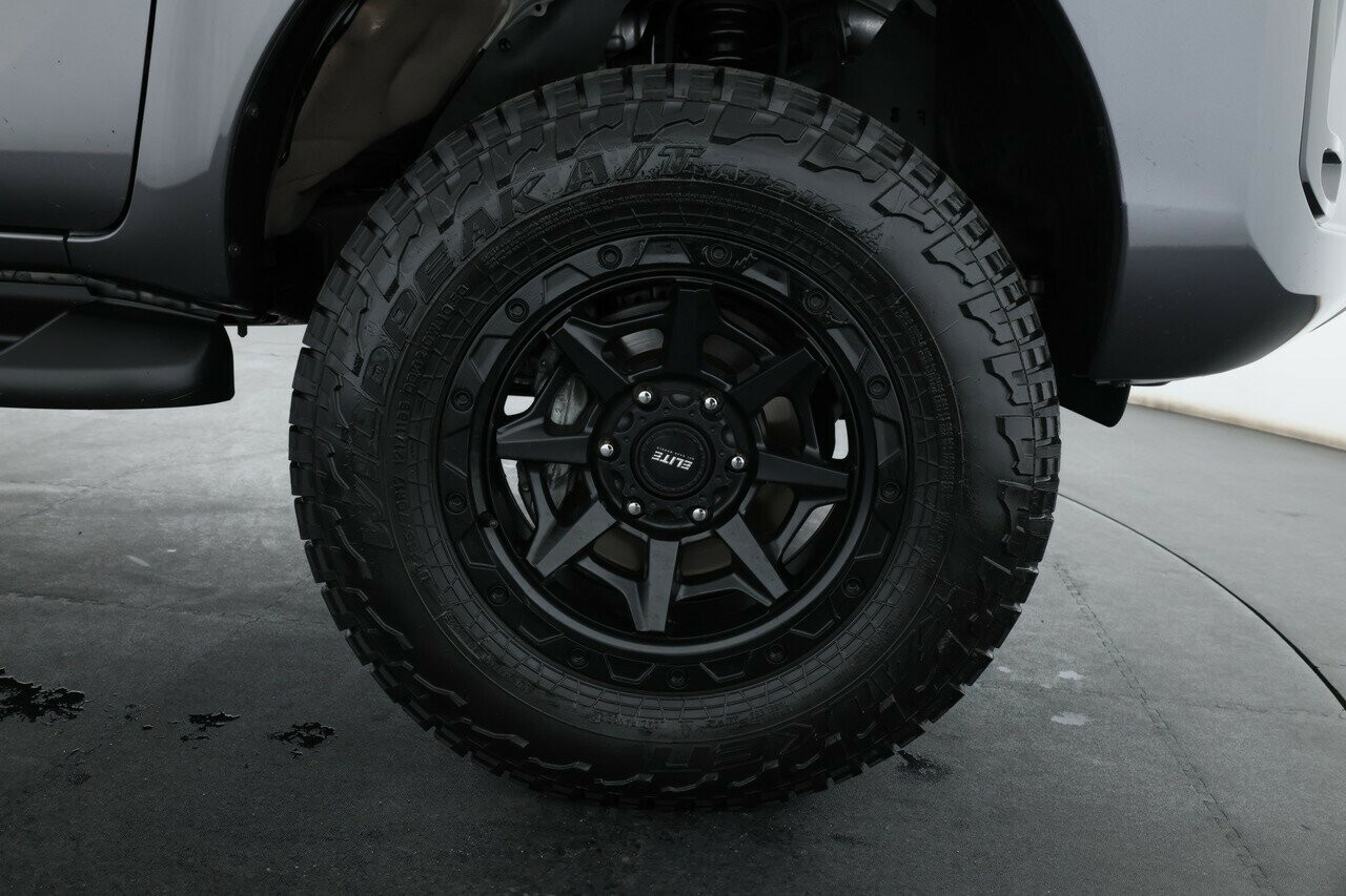 Toyota Hilux image 4
