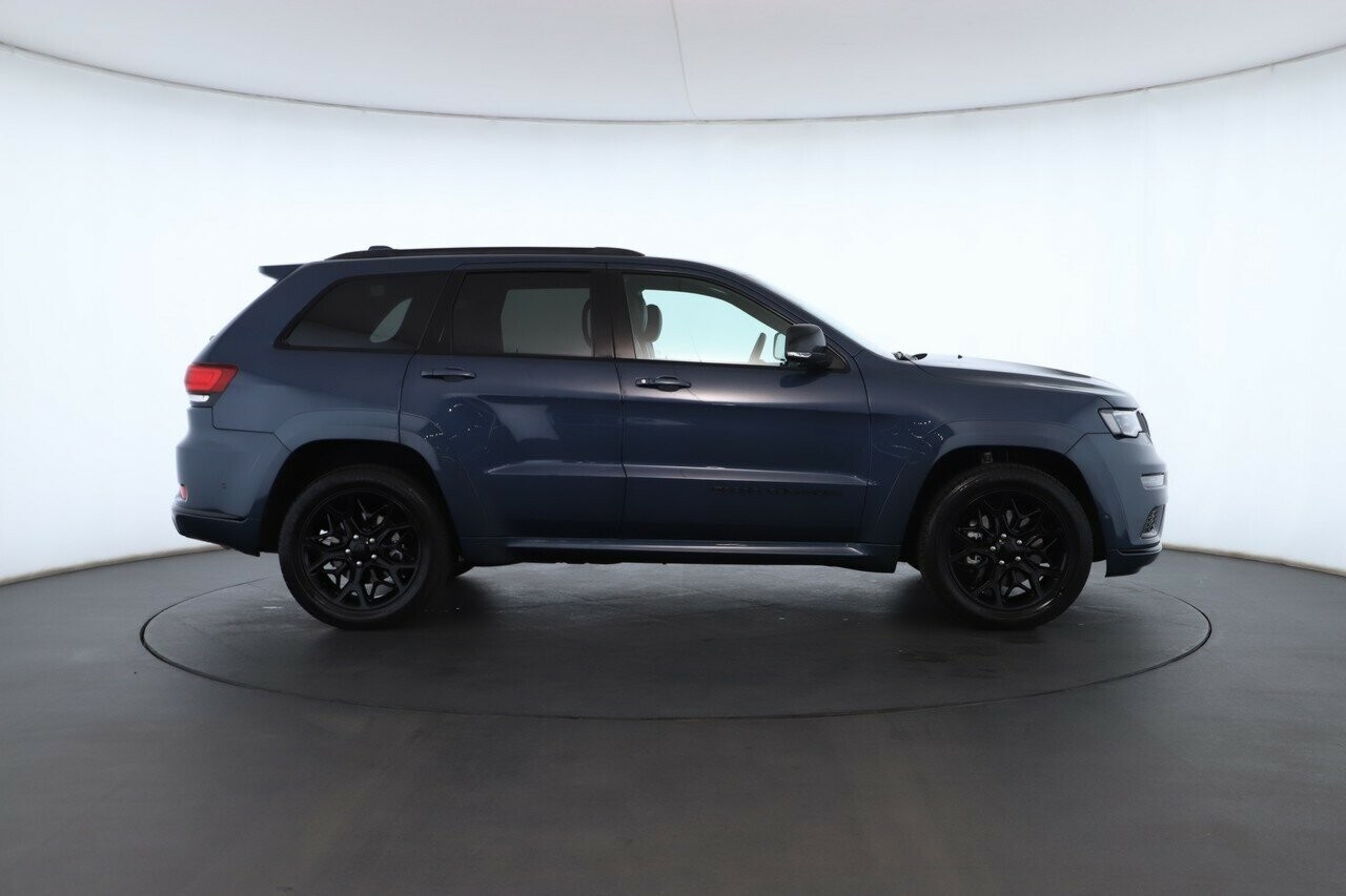 Jeep Grand Cherokee image 3