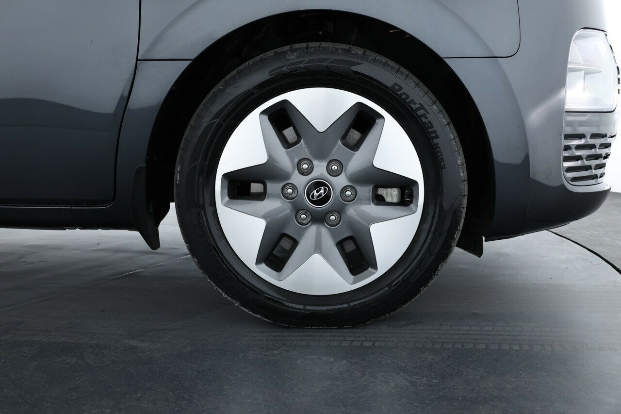 Hyundai Staria image 3