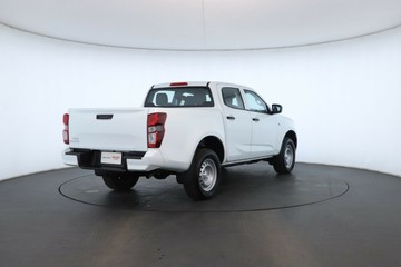 https://vehicle-cdn.autoleague.cloud/30352_940836017_17.jpg