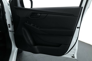 https://vehicle-cdn.autoleague.cloud/30352_940836017_18.jpg