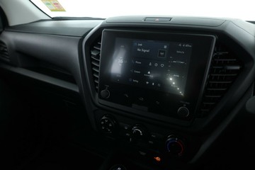 https://vehicle-cdn.autoleague.cloud/30352_940836017_23.jpg