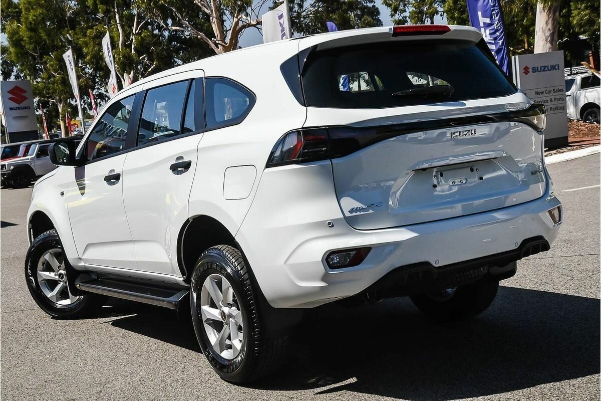 Isuzu Mu-x image 2