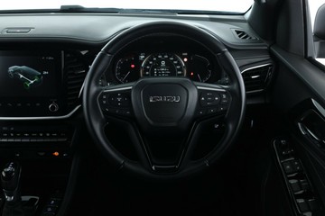https://vehicle-cdn.autoleague.cloud/30352_940836797_22.jpg