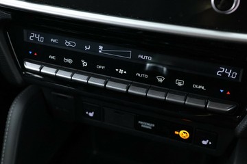 https://vehicle-cdn.autoleague.cloud/30352_940836797_28.jpg