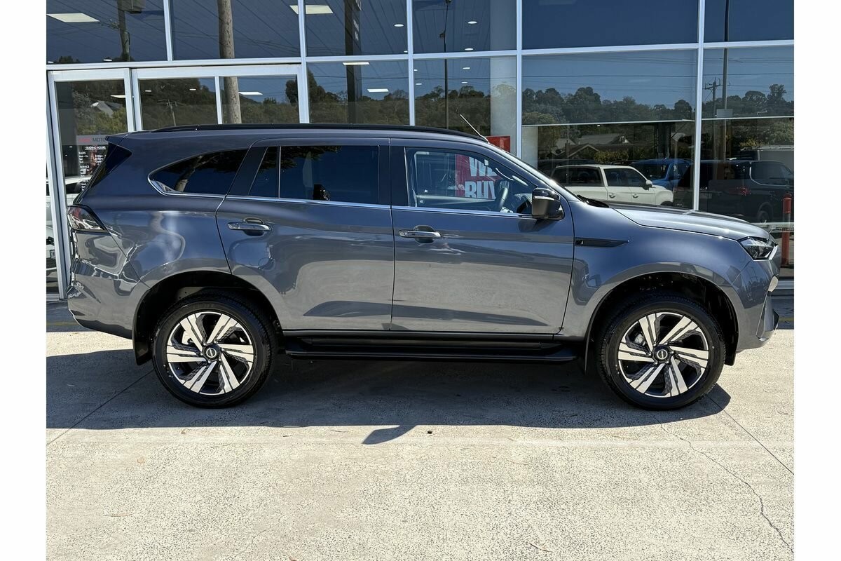 Isuzu Mu-x image 3