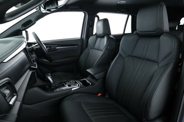 https://vehicle-cdn.autoleague.cloud/30352_940836797_33.jpg