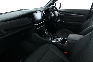 https://vehicle-cdn.autoleague.cloud/30352_940836797_34.jpg