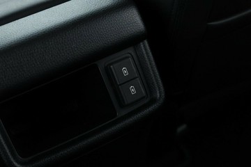 https://vehicle-cdn.autoleague.cloud/30352_940836797_36.jpg