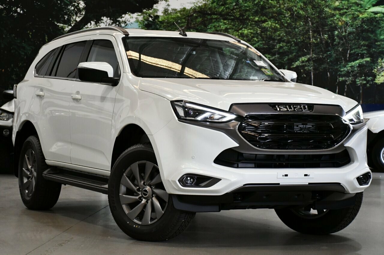Isuzu Mu-x image 1