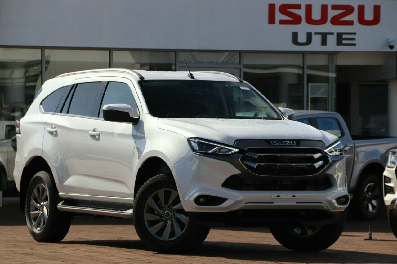 Isuzu Mu-x image 1