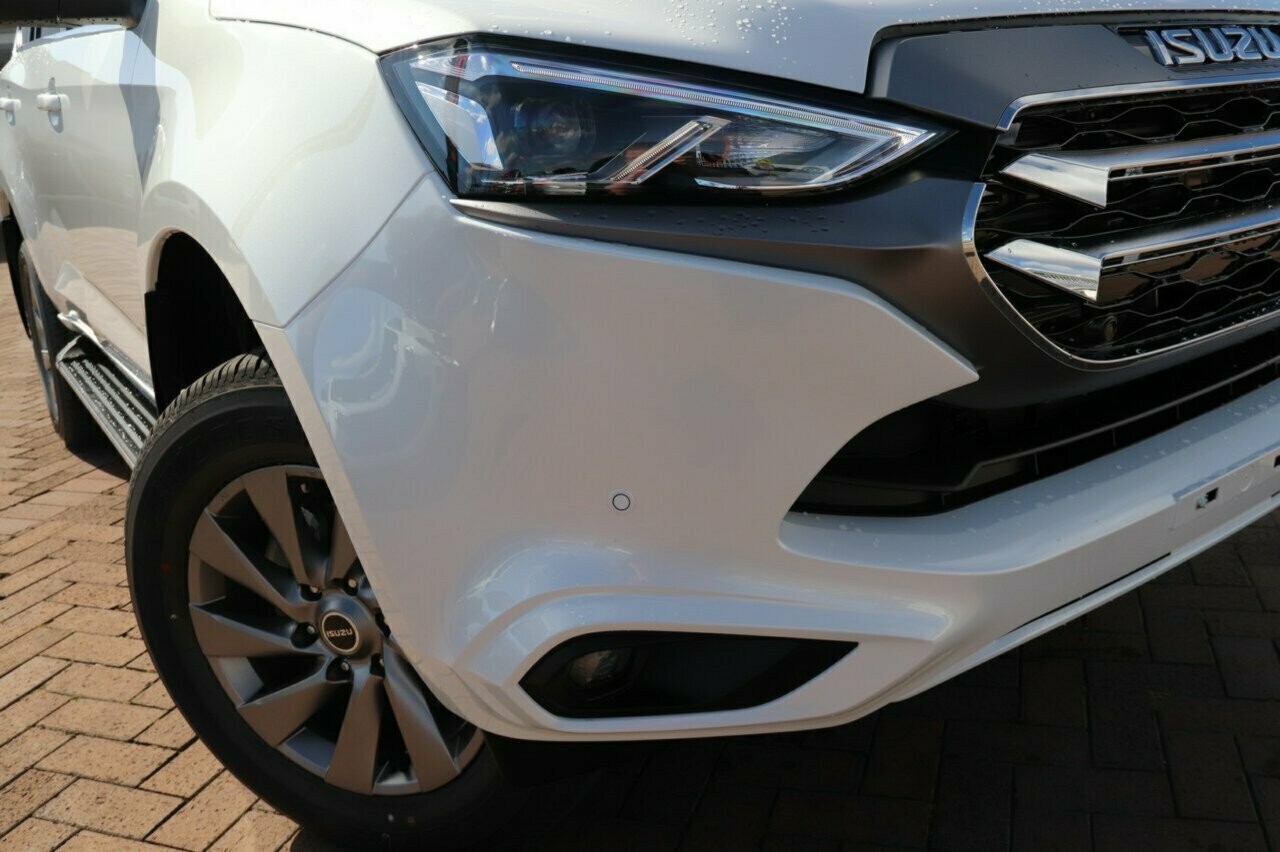Isuzu Mu-x image 2