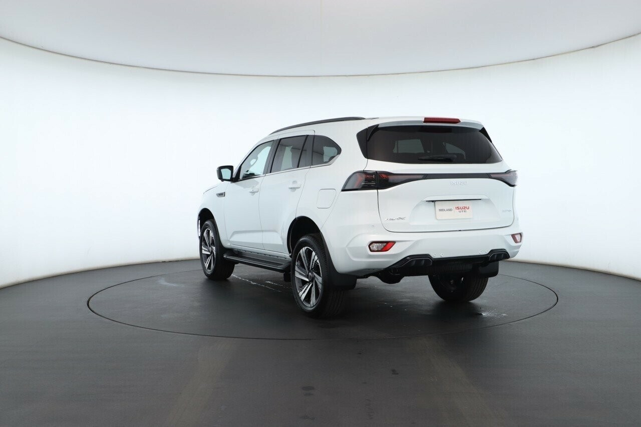 Isuzu Mu-x image 4