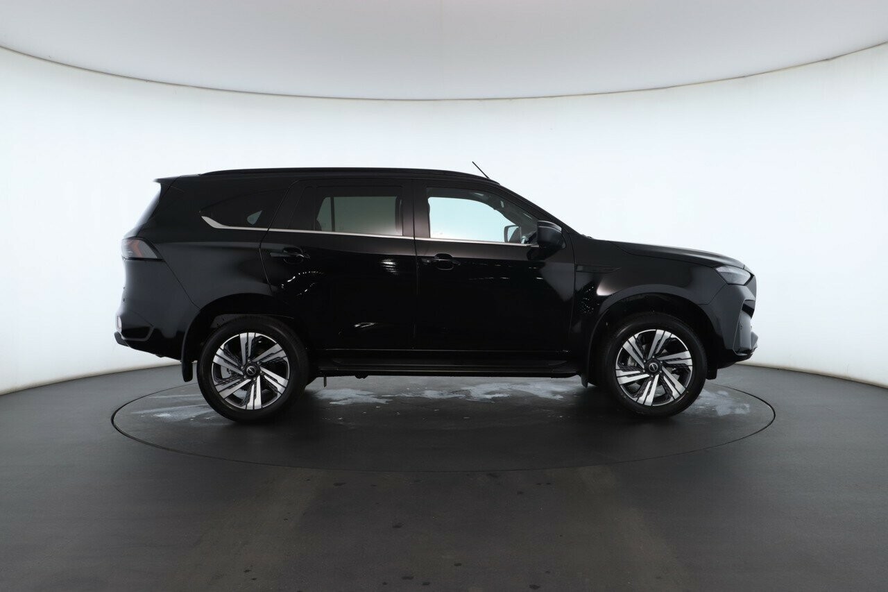 Isuzu Mu-x image 2