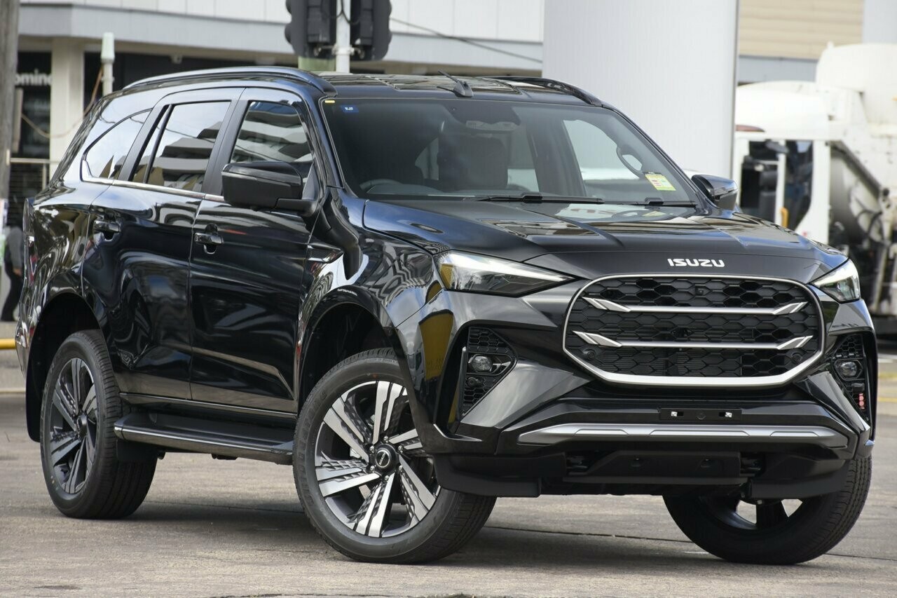 Isuzu Mu-x image 1