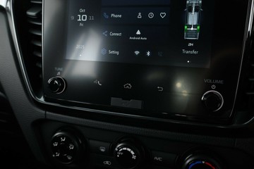 https://vehicle-cdn.autoleague.cloud/30352_950445261_24.jpg