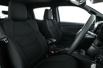 https://vehicle-cdn.autoleague.cloud/30352_950445283_18.jpg