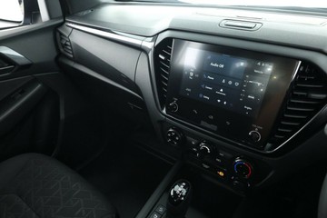 https://vehicle-cdn.autoleague.cloud/30352_950445283_22.jpg