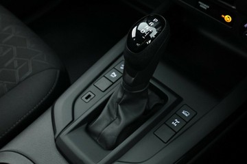 https://vehicle-cdn.autoleague.cloud/30352_950445283_28.jpg