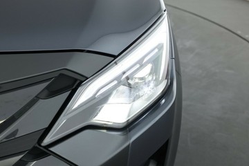 https://vehicle-cdn.autoleague.cloud/30352_950445283_8.jpg