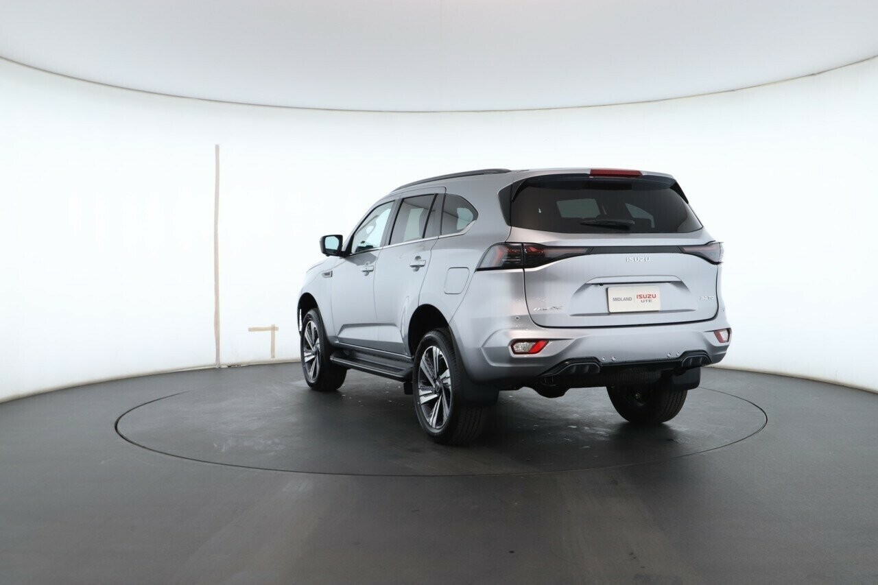 Isuzu Mu-x image 4