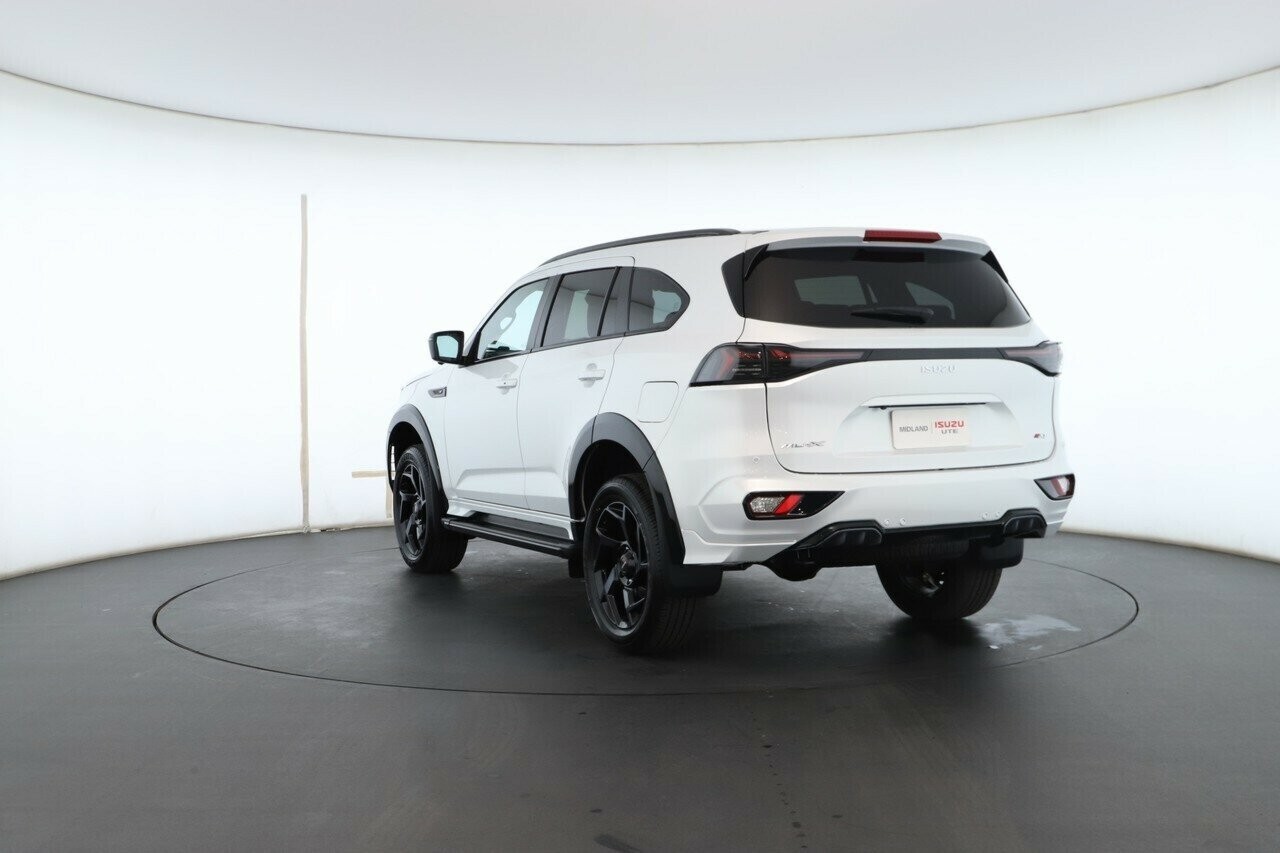 Isuzu Mu-x image 4