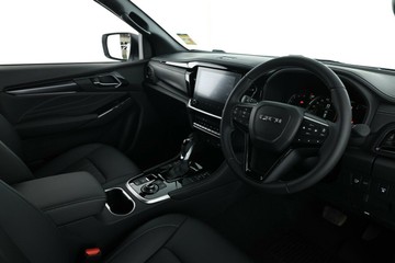https://vehicle-cdn.autoleague.cloud/30352_950446766_21.jpg