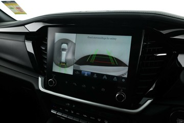 https://vehicle-cdn.autoleague.cloud/30352_950446766_25.jpg