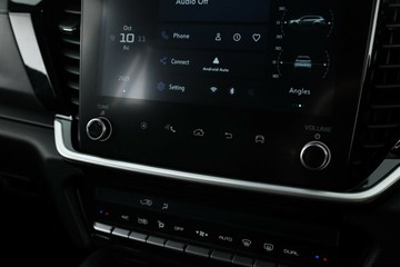 https://vehicle-cdn.autoleague.cloud/30352_950446766_26.jpg