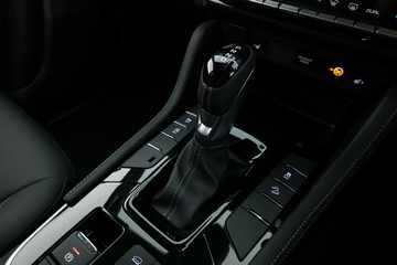 https://vehicle-cdn.autoleague.cloud/30352_950446766_28.jpg