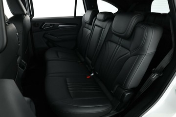https://vehicle-cdn.autoleague.cloud/30352_950446766_34.jpg